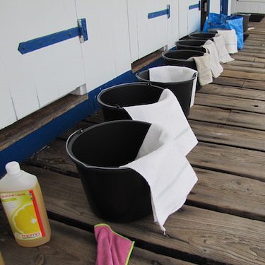 Eimerparade im Seebad Holtenau Eimerparade im Seebad Holtenau